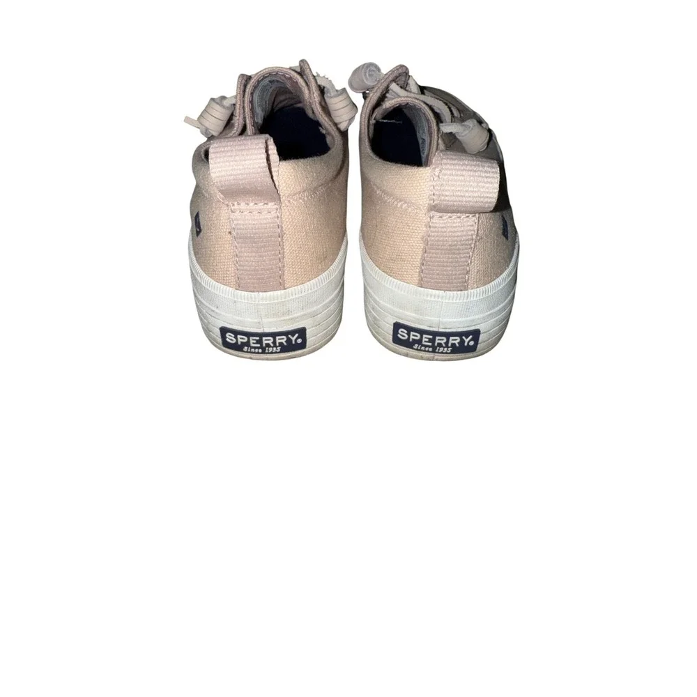 Sperry crest vibe